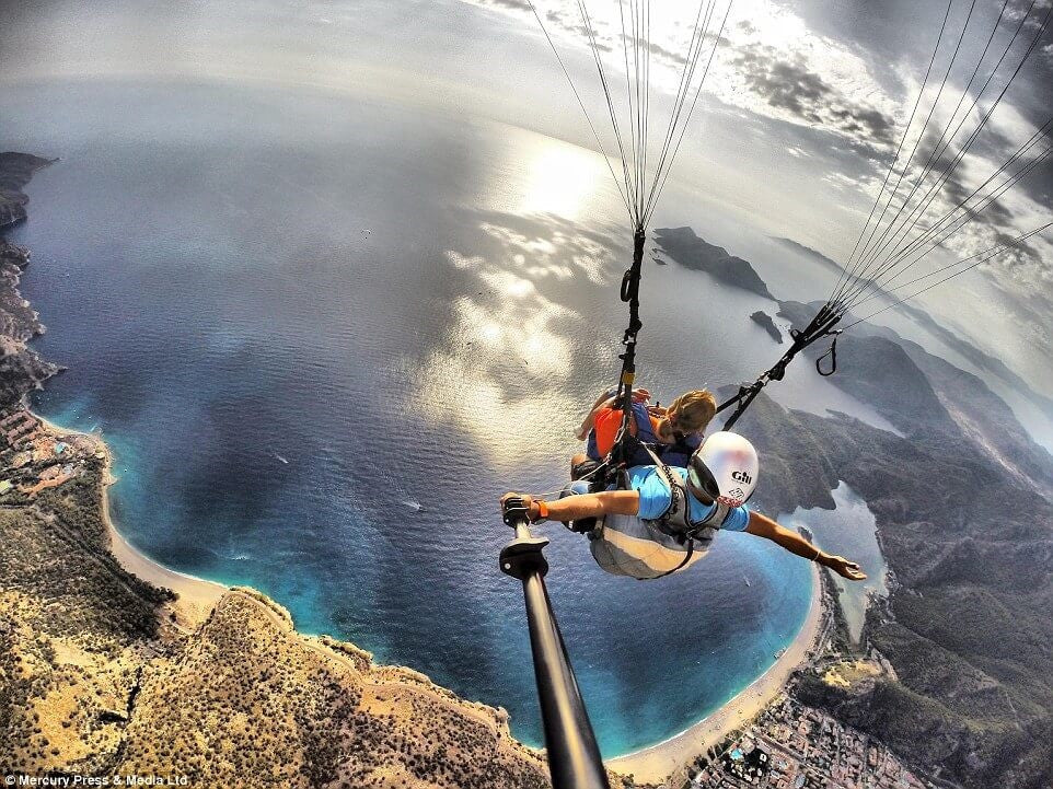 7 Advantages of Using a Selfie Stick